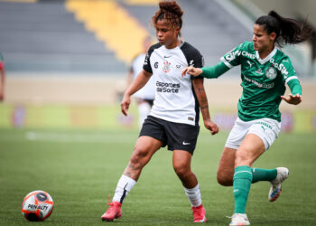 Panorama Esportivo: Destaques do Futebol Nacional e Cenário Global