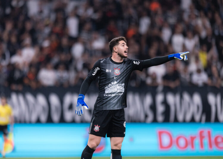 Destaques Esportivos: Juventude no Gol Corintiano e o Cenário Global do Futebol