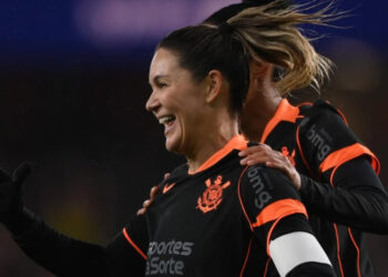 Gabi Zanotti Reflete sobre o Vice-Campeonato do Corinthians em Torneio Global e Elogia Campanha Histórica