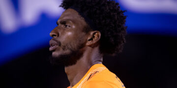 Hugo Souza: Goleiro do Corinthians Alvo de Racismo Após Classificação