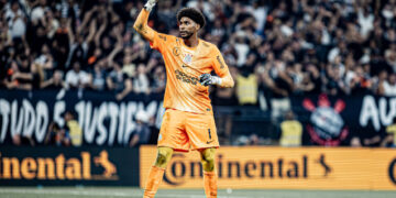 Cássio, Goleiro do Corinthians, Aborda Idolatria e Reforça Liderança no Clube