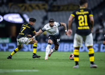 Destaques do Futebol: Corinthians x São Bernardo no Paulistão e Panorama Esportivo Mundial