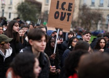 Milão: Protestos Anti-ICE Marcam Abertura da Olimpíada de Inverno