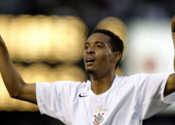 Rosinei, Ex-Corinthians, Critica Postura de José Martínez e Elogia Jovem André Luiz