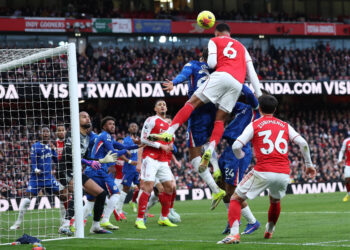 A Revolução Tática da Bola Parada: O Impacto dos Escanteios na Premier League e a Estratégia do Arsenal