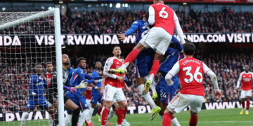 A Revolução Tática da Bola Parada: O Impacto dos Escanteios na Premier League e a Estratégia do Arsenal