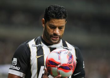 Atlético-MG: A Busca por Estabilidade no Ataque de Domínguez e o Papel Central de Hulk