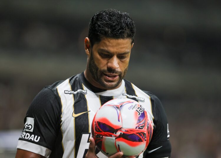 Atlético-MG: A Busca por Estabilidade no Ataque de Domínguez e o Papel Central de Hulk