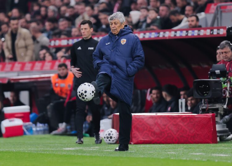 Lenda do Futebol Romeno, Mircea Lucescu Desmaia em Treino e é Hospitalizado Lenda do Futebol Romeno, Mircea Lucescu Desmaia em Treino e é Hospitalizado