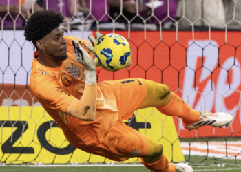 Hugo Souza: Goleiro do Corinthians Lidera Ranking de Pênaltis entre Convocados da Seleção na Década Hugo Souza: Goleiro do Corinthians Lidera Ranking de Pênaltis entre Convocados da Seleção na Década