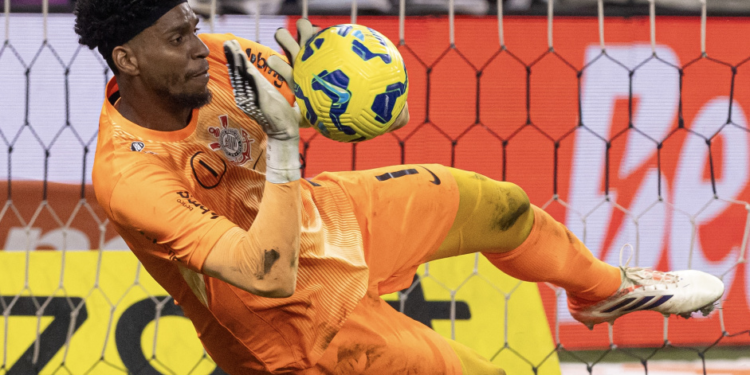 Hugo Souza: Goleiro do Corinthians Lidera Ranking de Pênaltis entre Convocados da Seleção na Década
