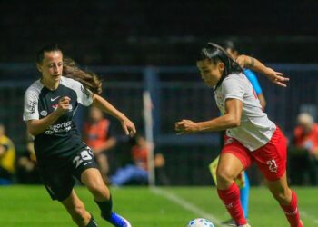 Corinthians Goleia Bragantino e Lidera o Campeonato Brasileiro Feminino