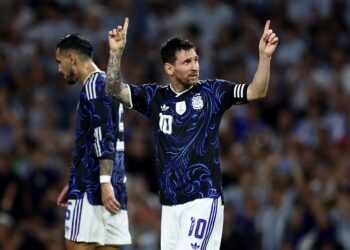 Torcedor Invade Coletiva da Argentina e Exalta Mbappé Após Goleada