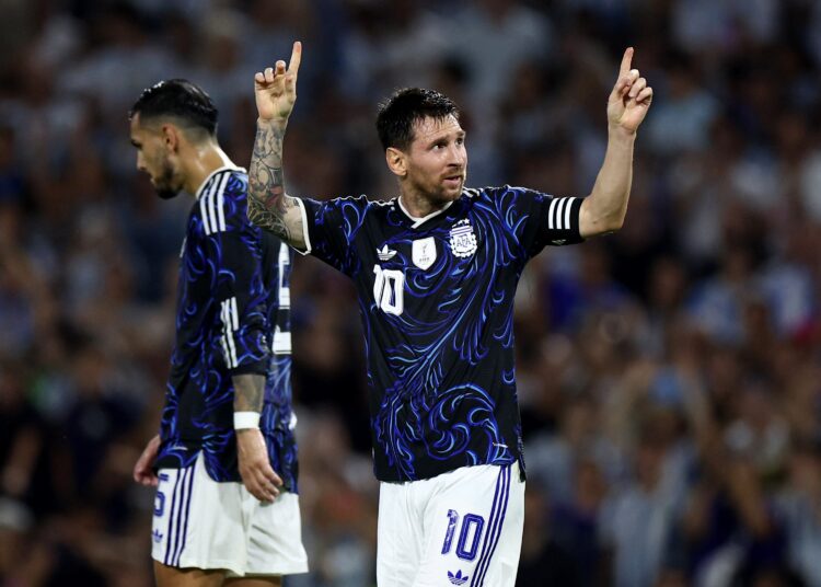 Torcedor Invade Coletiva da Argentina e Exalta Mbappé Após Goleada