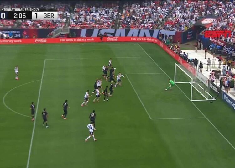 Crise no Gol Alemão: Retorno de Neuer Gera Insatisfação de Baumann na Véspera da Copa