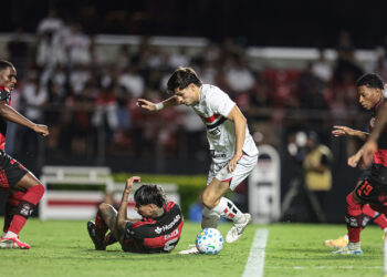 Brasileirão: Flamengo e São Paulo se enfrentam no Maracanã; confira detalhes e transmissão
