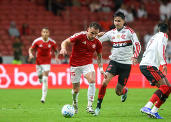 Torcida do Flamengo Intensifica Críticas Após Empates e Pressiona Técnico Leonardo Jardim
