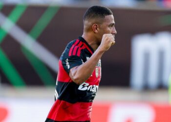 Flamengo Conquista Troféu do Algarve ao Vencer Benfica em Amistoso