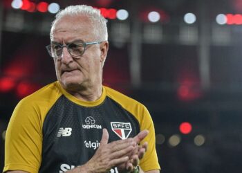 Dorival Júnior e a Crise na Seleção: Análise e Destaques Esportivos Globais
