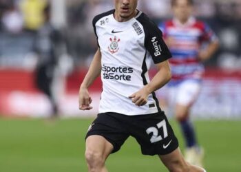 Bidon é convocado para a Seleção e Corinthians arranca empate na Argentina