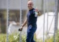 Júlio César esclarece rumores sobre Luxemburgo, avalia Seedorf e lamenta saída de jogador do Corinthians Júlio César esclarece rumores sobre Luxemburgo, avalia Seedorf e lamenta saída de jogador do Corinthians