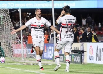 São Paulo Vence Vitória com Dois Gols de Calleri e Retorno de Lucas Moura no Brasileirão