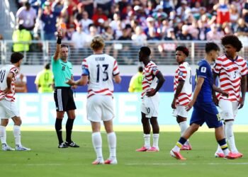 Raphael Claus Detalha Expulsão na Copa do Mundo e Responde a Donald Trump