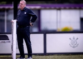 Dívida do Corinthians com direitos de imagem pode permitir saída de jogadores