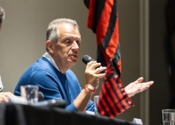 Flamengo aprova readequação do orçamento após insucessos no ano e calcula déficit de R$ 40 milhões