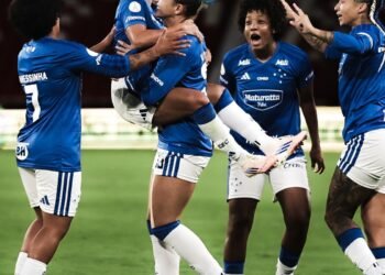 Libertadores Feminina: Cruzeiro Supera Altitude e Garante Vitória na Estreia