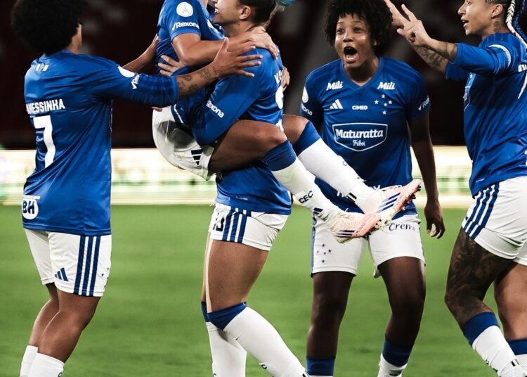 Libertadores Feminina: Cruzeiro Supera Altitude e Garante Vitória na Estreia Libertadores Feminina: Cruzeiro Supera Altitude e Garante Vitória na Estreia