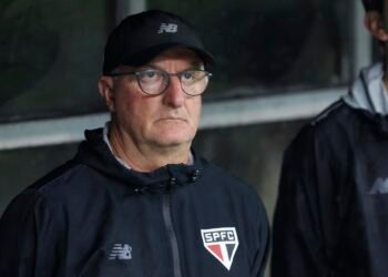 Dorival diz que “é difícil” explicar erros do São Paulo, mas valoriza luta e entrega do elenco