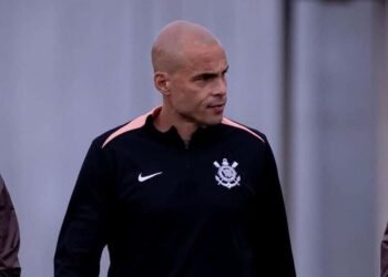 Presidente do Corinthians confirma mudanças no departamento de futebol e agradece Marcelo Paz