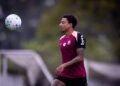 Meia-atacante sofre fraturas nas costelas e vira novo desfalque do Corinthians