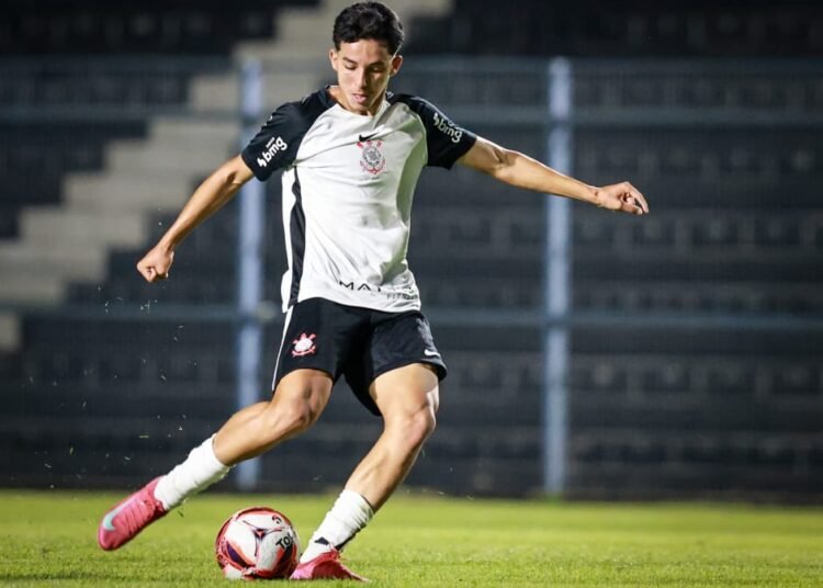Meio-campista do Sub-17 do Corinthians tem lesão diagnosticada e pode perder restante da temporada