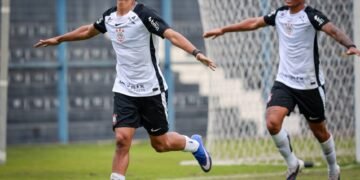 Titular do Sub-20 assina contrato profissional com o Corinthians