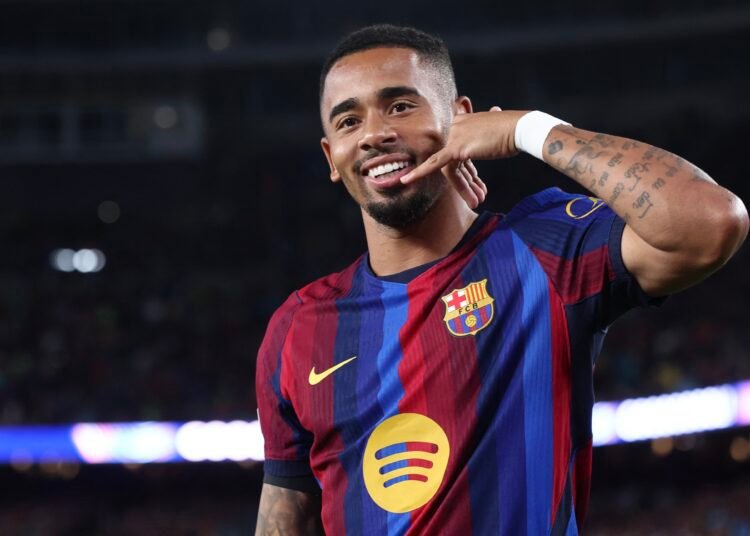 Gabriel Jesus se motiva com números superiores aos de Neymar e R10 no início de Barça: “Empolgado”