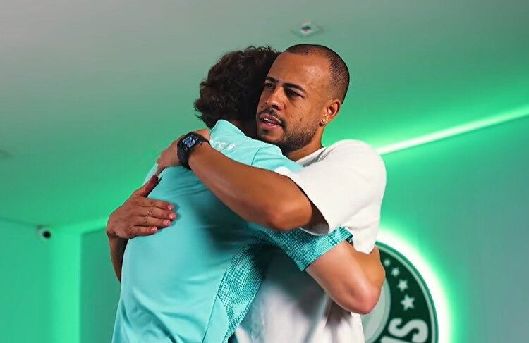 Mayke trata lesão no Palmeiras depois de rescindir com Santos