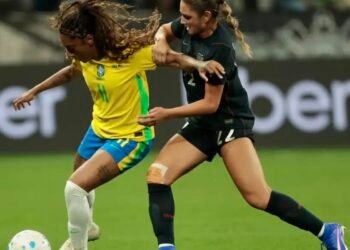 Futebol Feminino: A Evolução no Brasil, Desafios Persistentes e o Horizonte da Copa de 2027