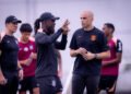 Julio Cesar detalha o trabalho de Seedorf no Corinthians e garante permanência do holandês no cargo Julio Cesar detalha o trabalho de Seedorf no Corinthians e garante permanência do holandês no cargo
