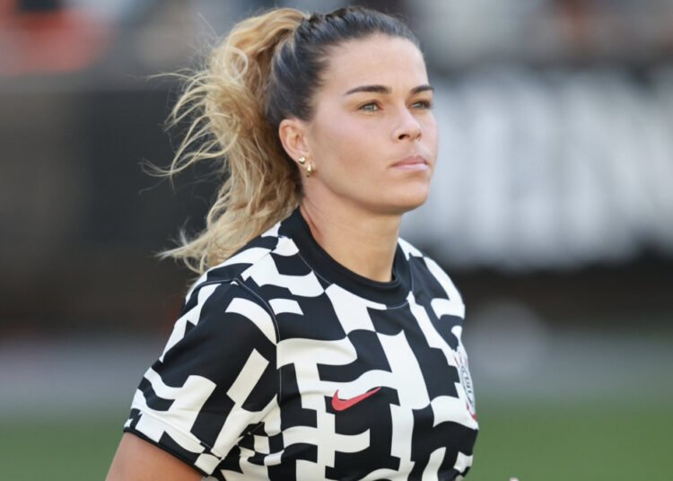 Corinthians Feminino: Tamires Reafirma Foco na Libertadores e Apoia Emily Lima Após Vice no Brasileiro Corinthians Feminino: Tamires Reafirma Foco na Libertadores e Apoia Emily Lima Após Vice no Brasileiro