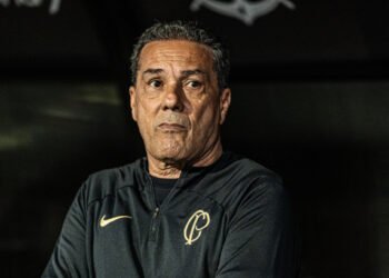Corinthians avalia contratação de Vanderlei Luxemburgo como coordenador técnico de futebol