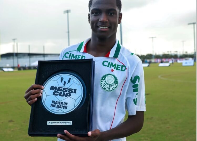 Dembélé da base: quem é a joia do Palmeiras que brilhou contra o Barcelona em torneio de Messi